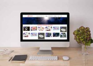 i-mac-screen-elegant-desk-scene-presentation-mock-up