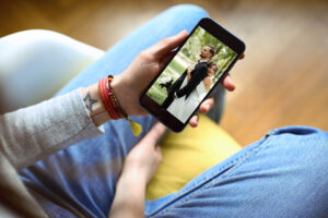 man-hand-i-phone-mock-up