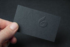 dark-embossed-business-card-mock-up