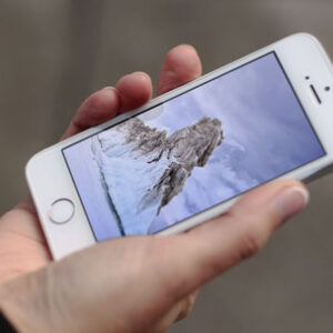 iphone-5s-in-hand-mock-up
