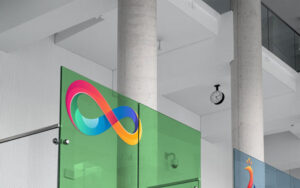 office-glass-logo-mock-up